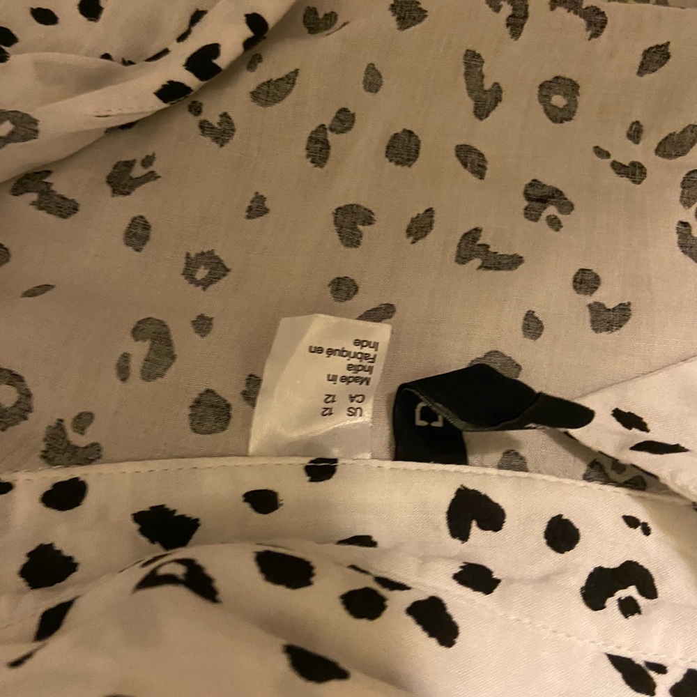 Women’s button up top